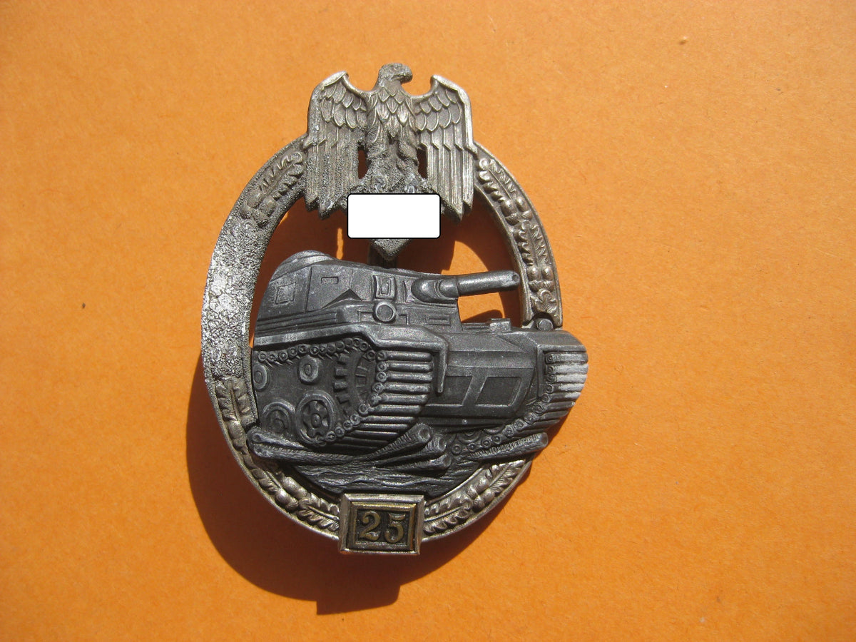 Panzerkampfabzeichen in Silber mit EINSATZZAHL &quot;25&quot;
