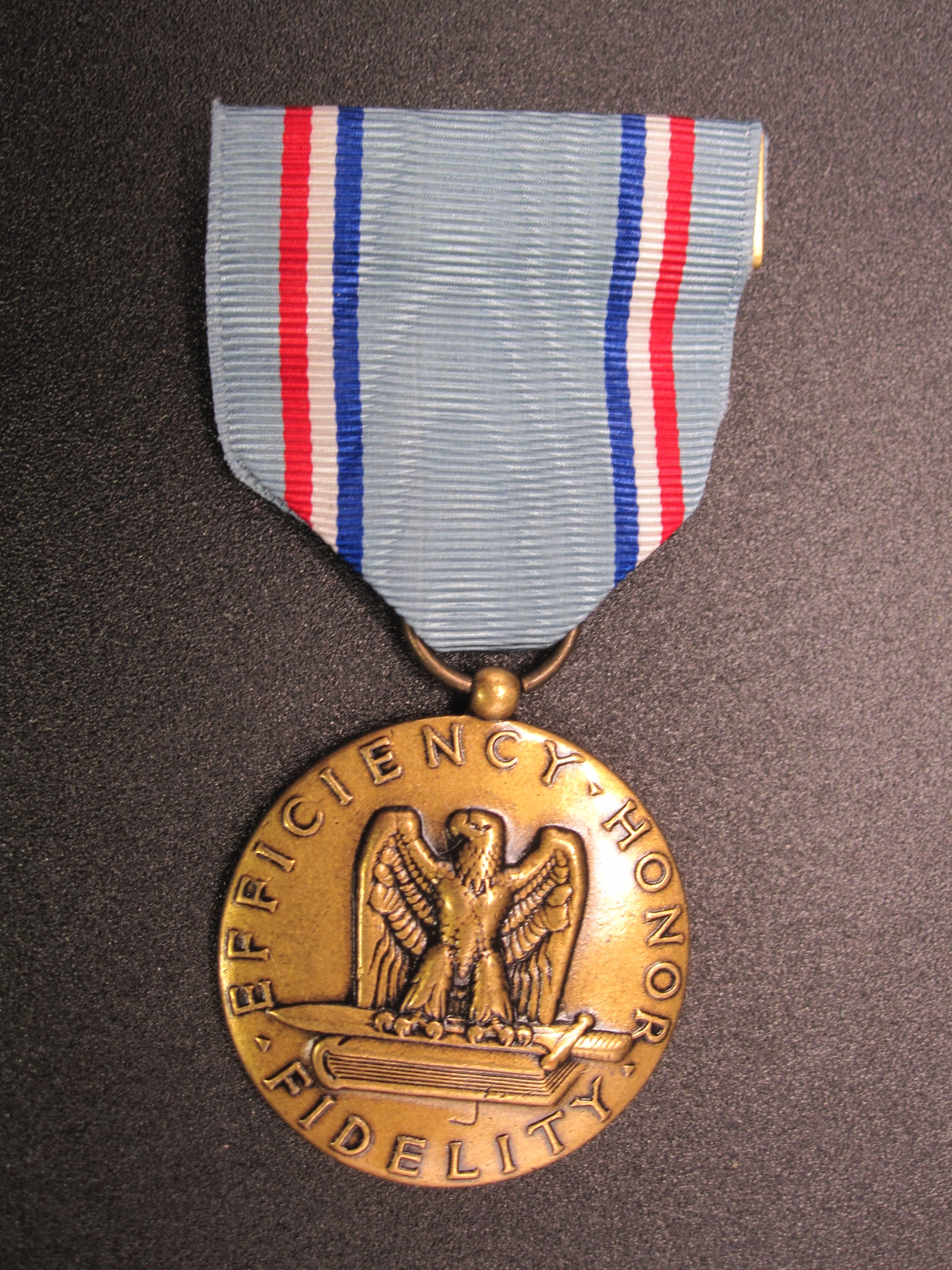 H.W.  - -    Good Conduct Medal  der Air Force