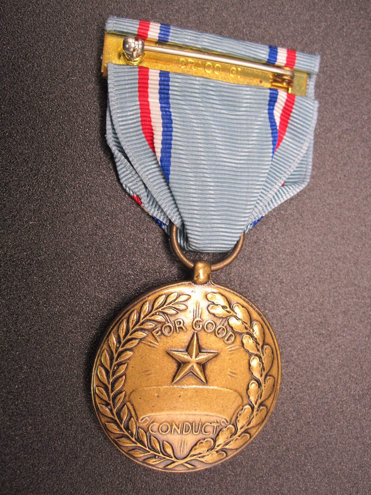 H.W.  - -    Good Conduct Medal  der Air Force
