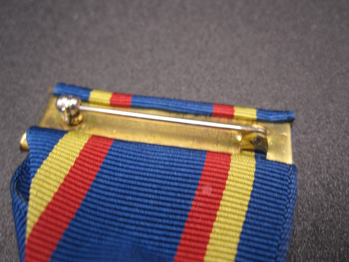 H.W.  - -    Yangtse CHINA Service Medal 1926-1932