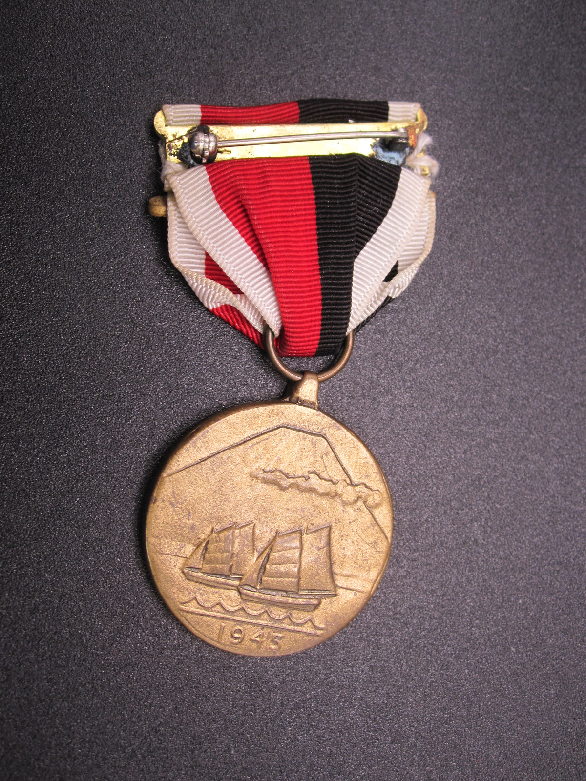 H.W.  - -   Army of Occupation Medal Germany 1945   2.Weltkrieg