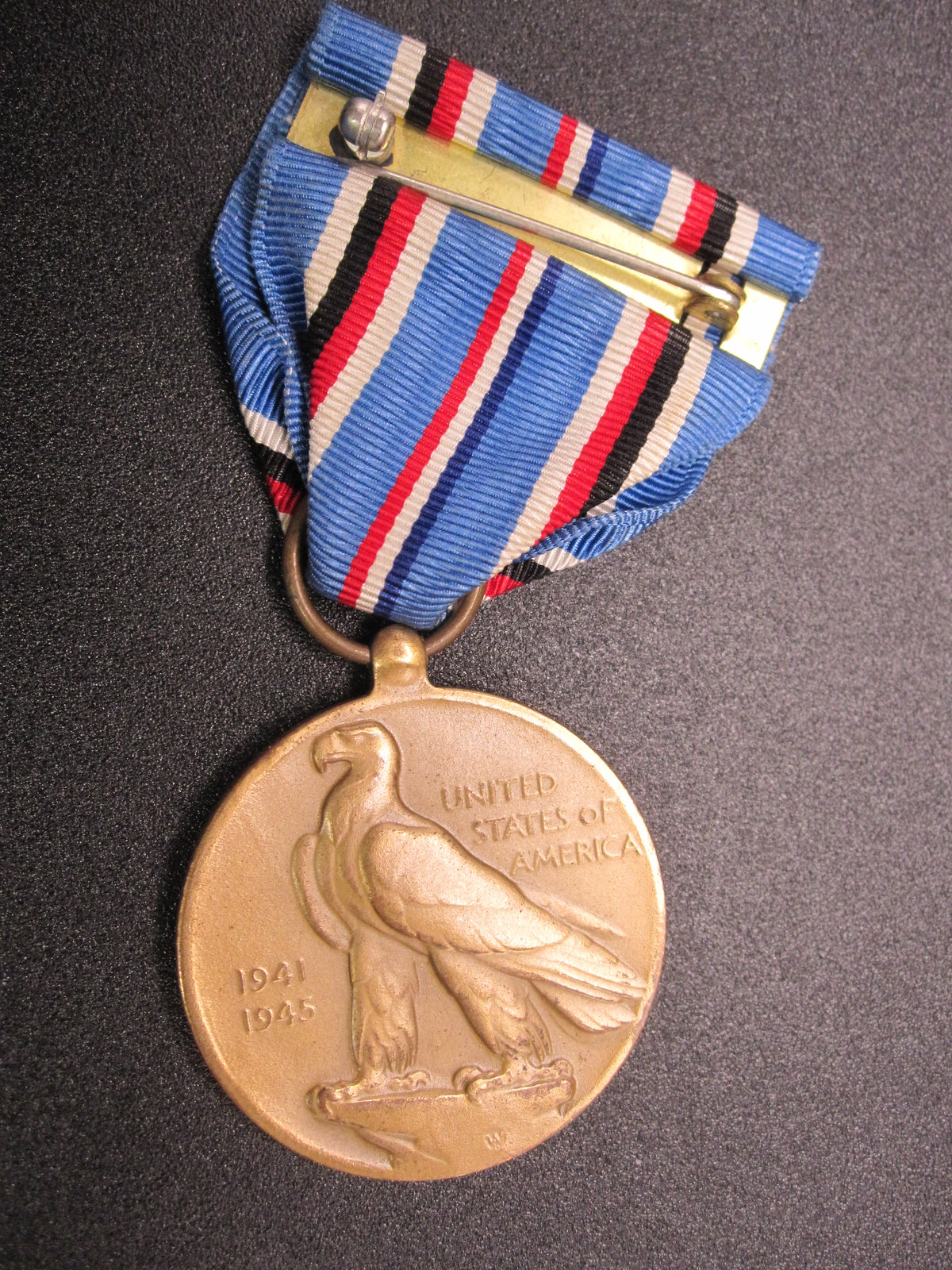 H.W.  - -    American Campaign Medal 1941 - 1945