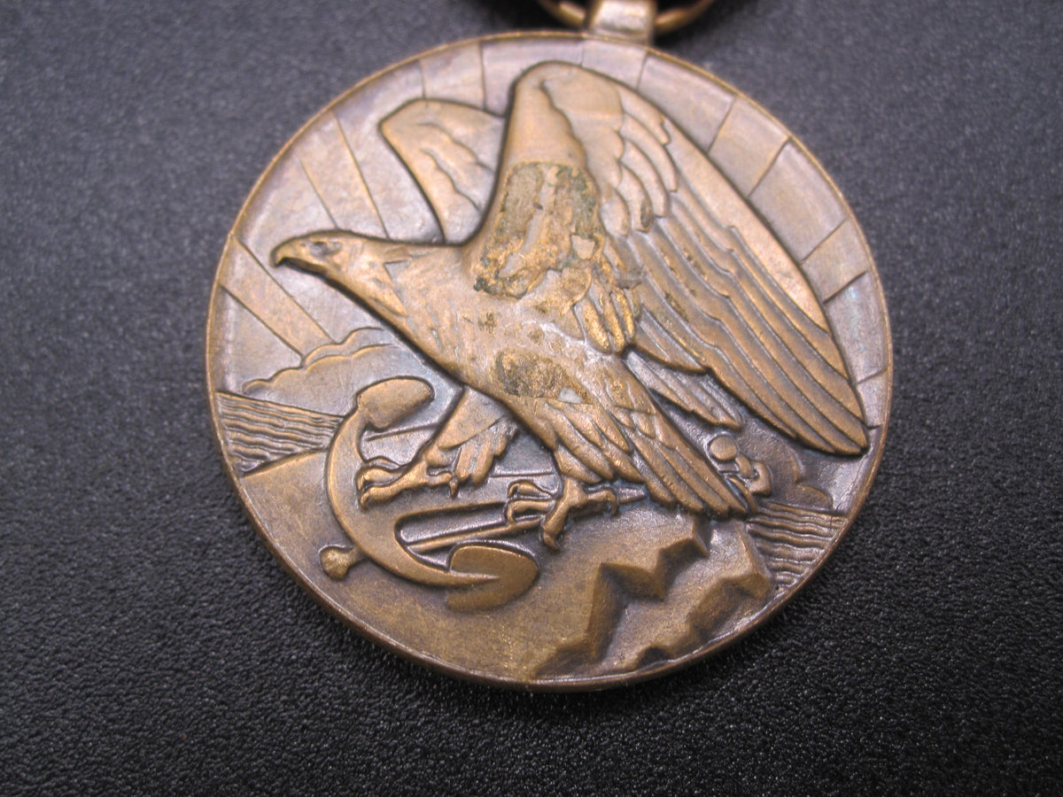 H.W.  - -     Naval  Reserve Medal 1941 - 1945 World War 2