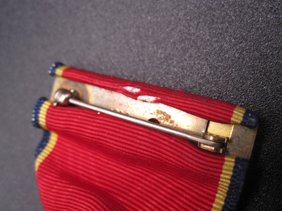 H.W.  - -     Naval  Reserve Medal 1941 - 1945 World War 2