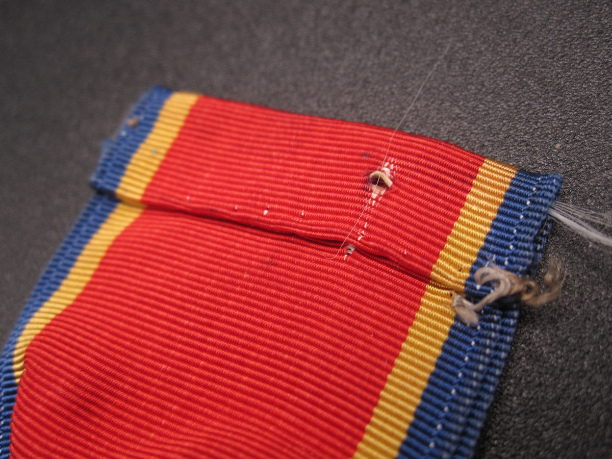 H.W.  - -     Naval  Reserve Medal 1941 - 1945 World War 2