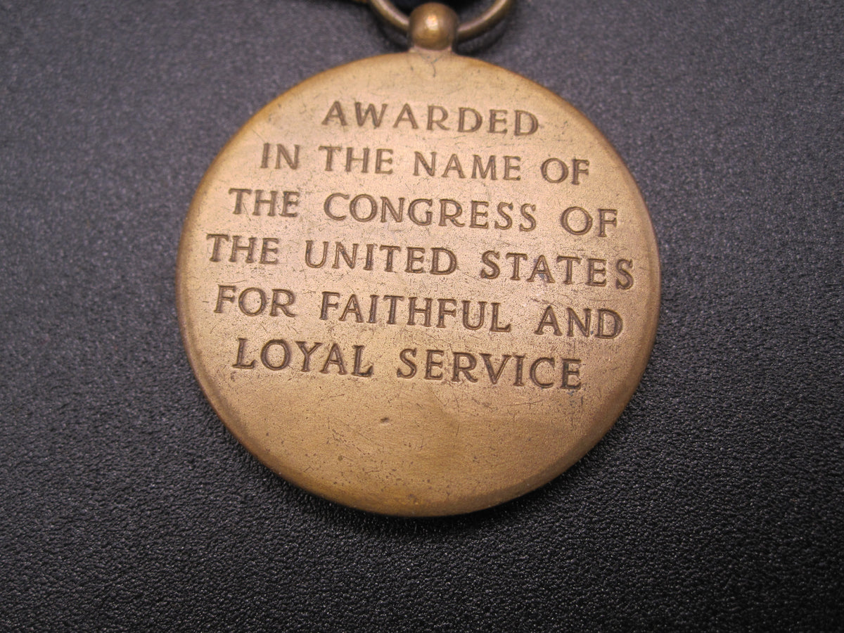 H.W.  - -     Selective Service System Medal 1941 - 1945 World War 2
