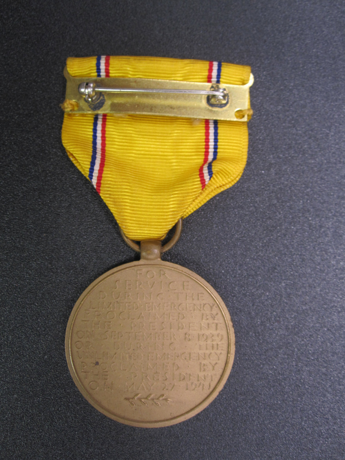 H.W.  - -  American Defense Medal 1941-1945  2.Weltkrieg