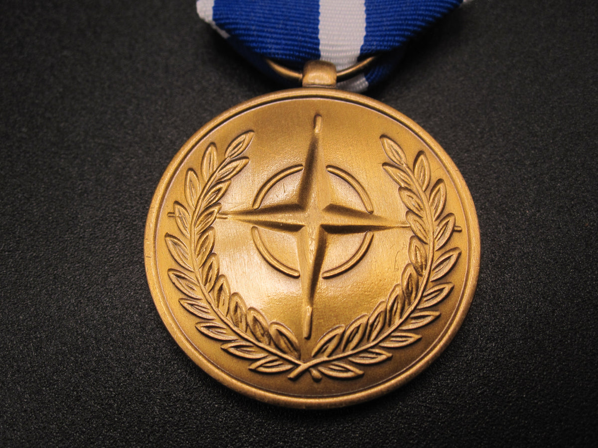 H.W.  - -   KOSOVO NATO Einsatzmedaille Bundeswehr FORMER YUGOSLAVIA SFOR KFOR ISAF