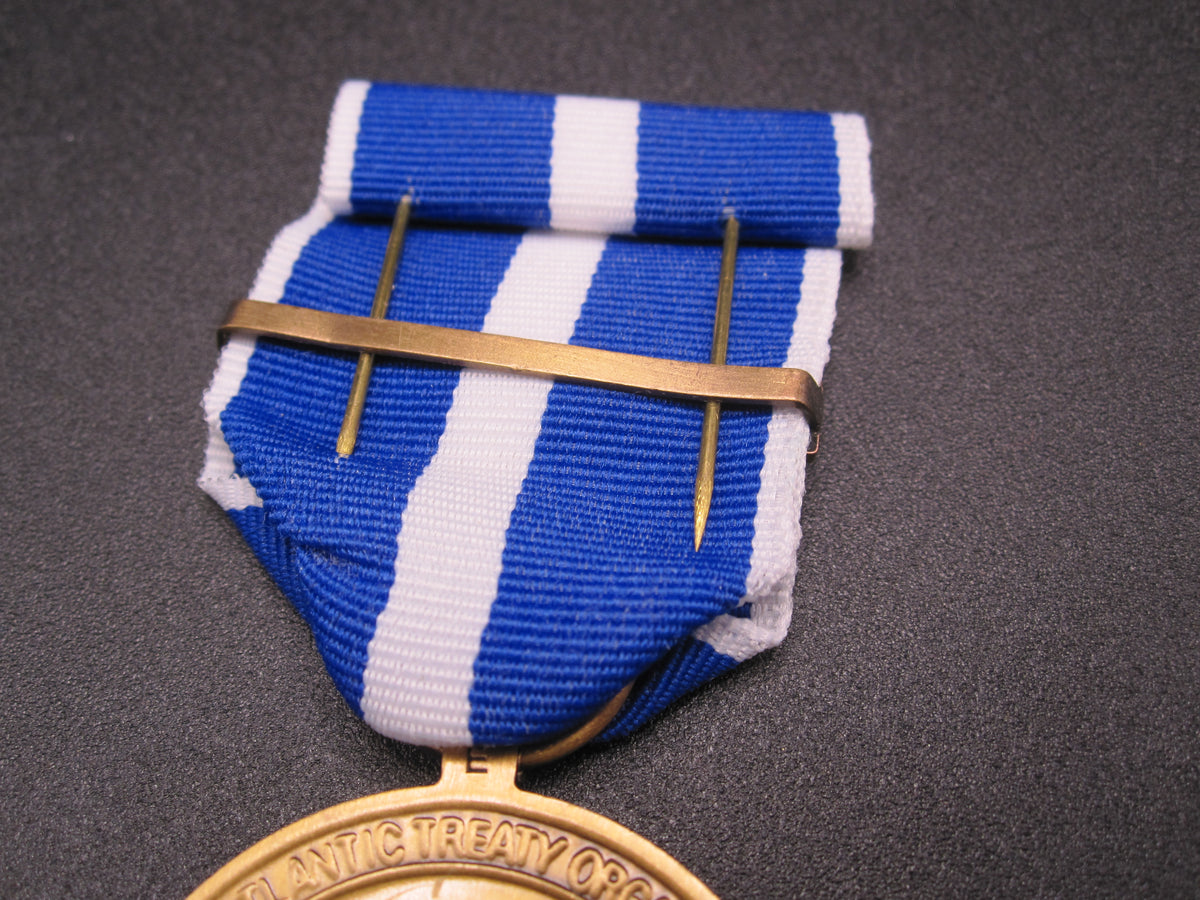 H.W.  - -   KOSOVO NATO Einsatzmedaille Bundeswehr FORMER YUGOSLAVIA SFOR KFOR ISAF