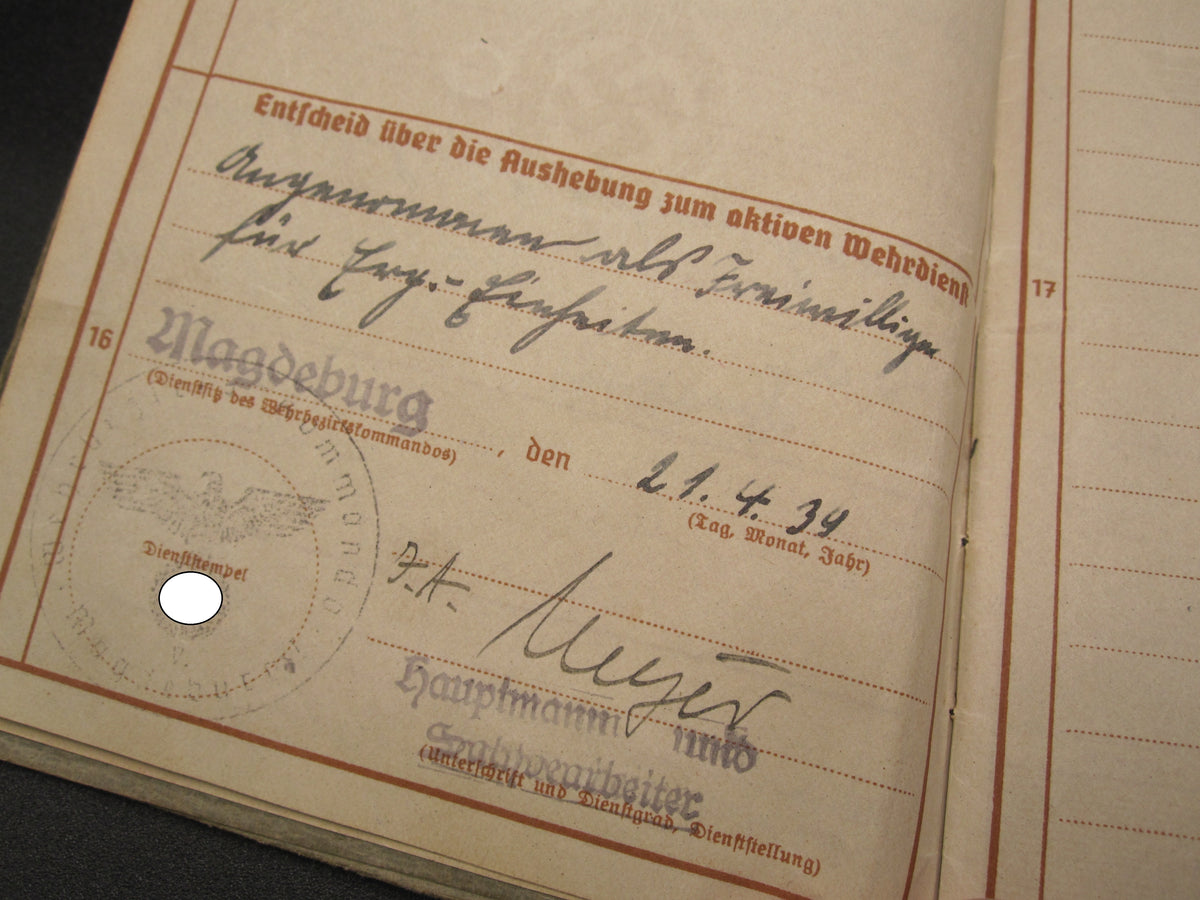 H.W.  -  -  Wehrpaß Division Feldherrnhalle