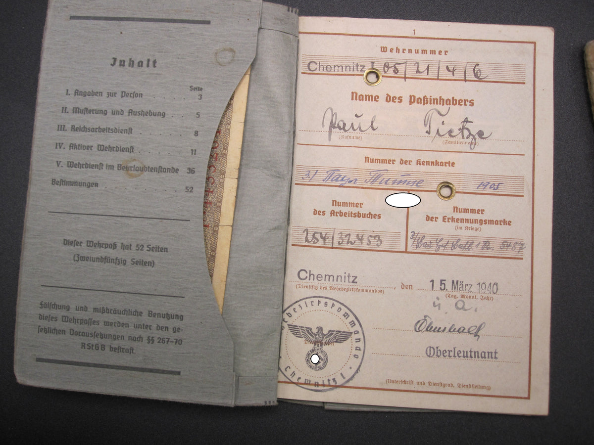 H.W.  -  -   Wehrpaß &amp; Soldbuch  KURLANDBAND