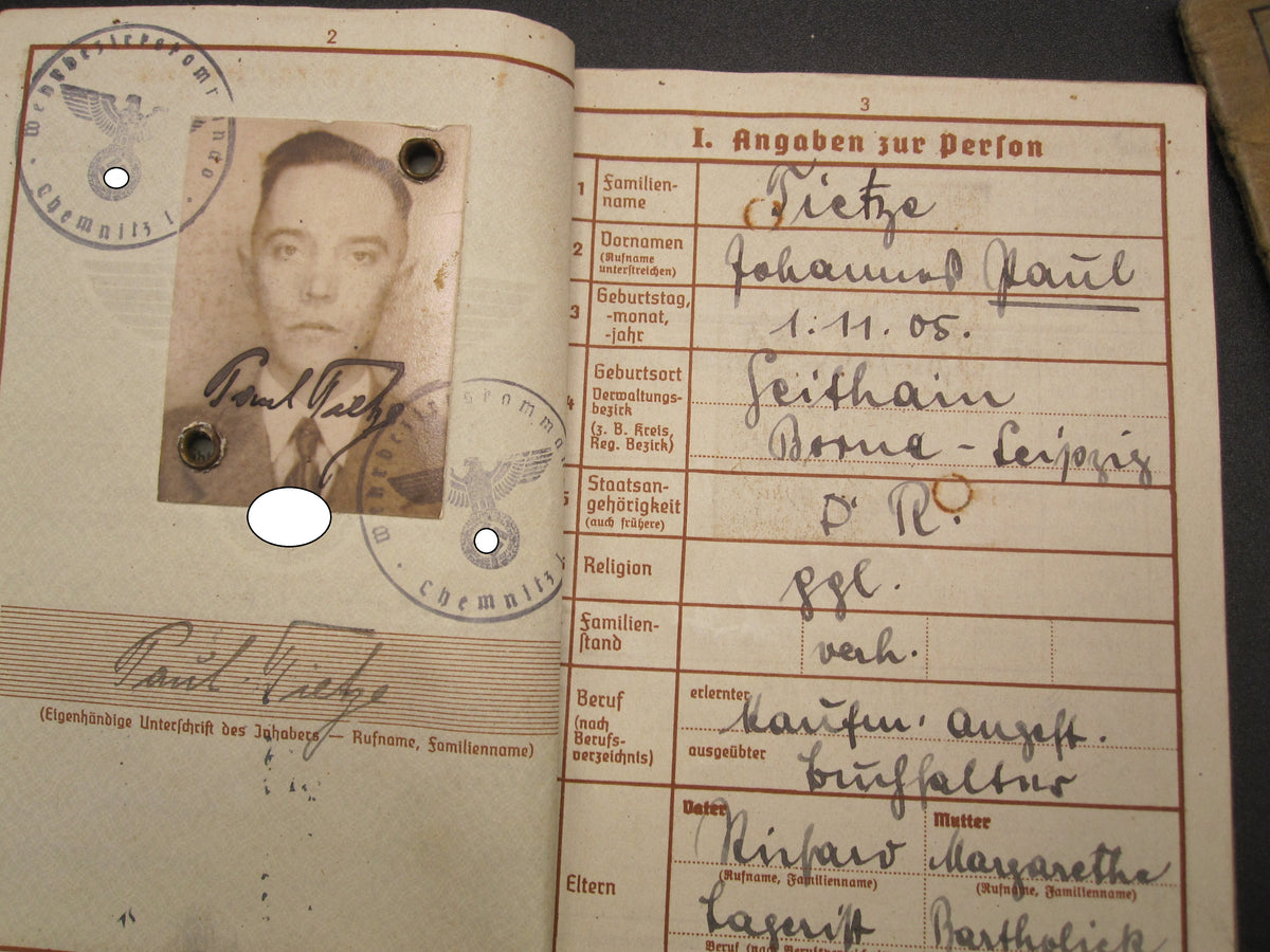 H.W.  -  -   Wehrpaß &amp; Soldbuch  KURLANDBAND