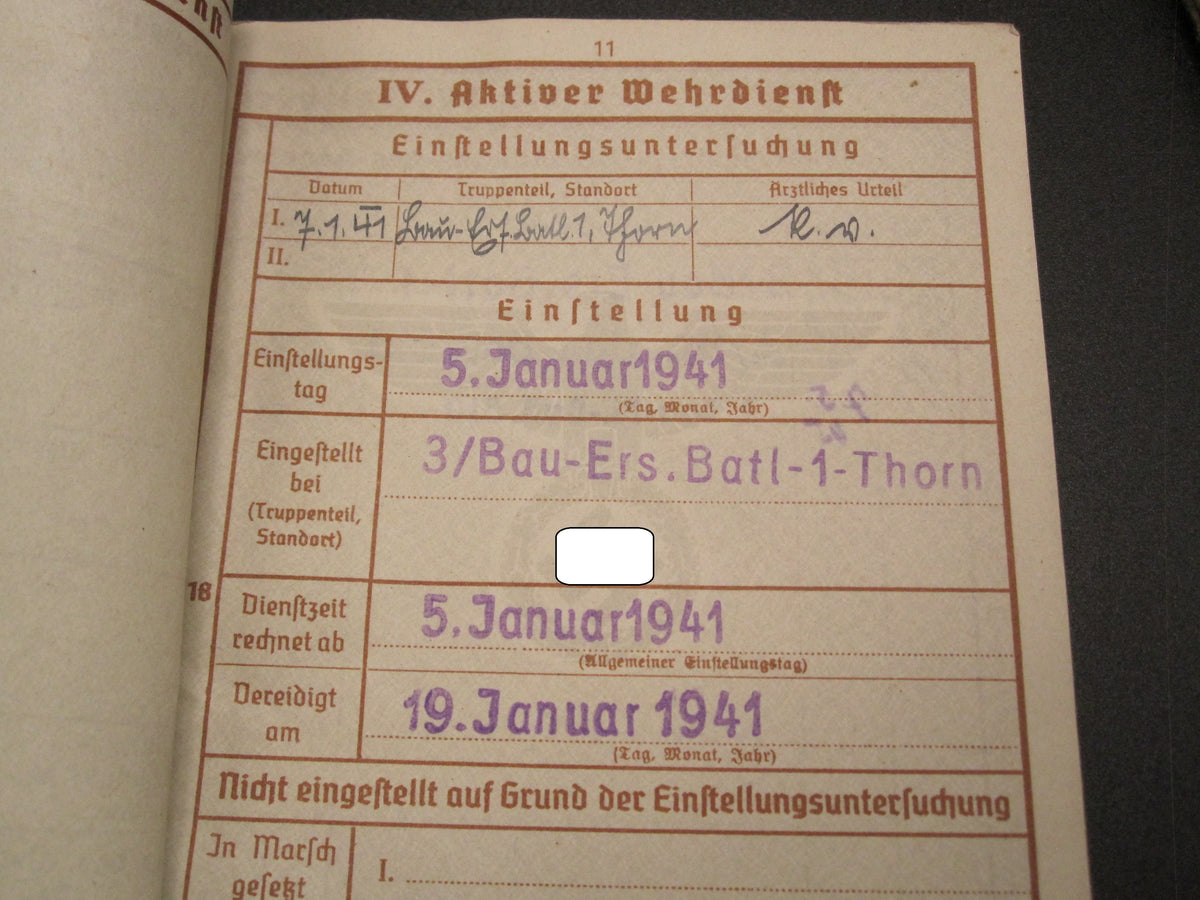 H.W.  -  -   Wehrpaß &amp; Soldbuch  KURLANDBAND