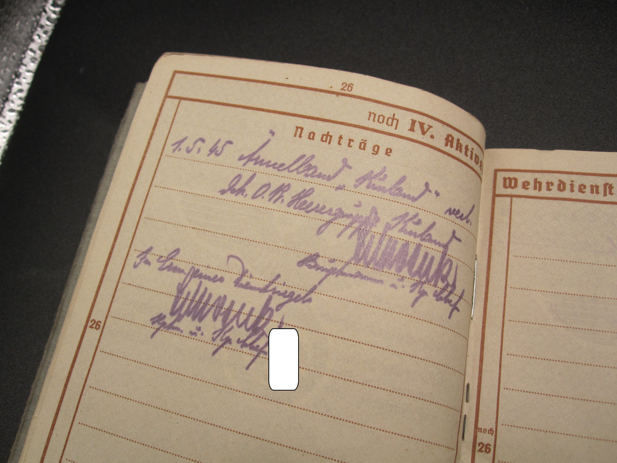 H.W.  -  -   Wehrpaß &amp; Soldbuch  KURLANDBAND