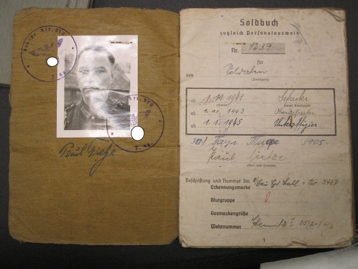 H.W.  -  -   Wehrpaß &amp; Soldbuch  KURLANDBAND