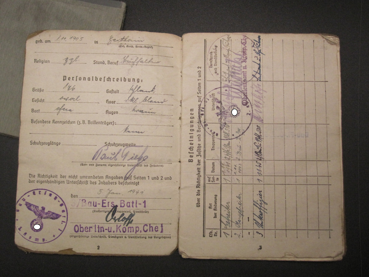 H.W.  -  -   Wehrpaß &amp; Soldbuch  KURLANDBAND