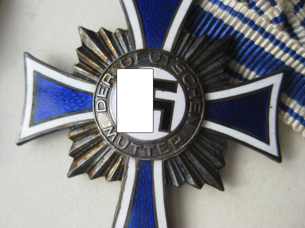 Ehrenkreuz der deutschen Mutter / Mutterkreuz in Silber / Zweite Stufe / Seltener Hersteller
