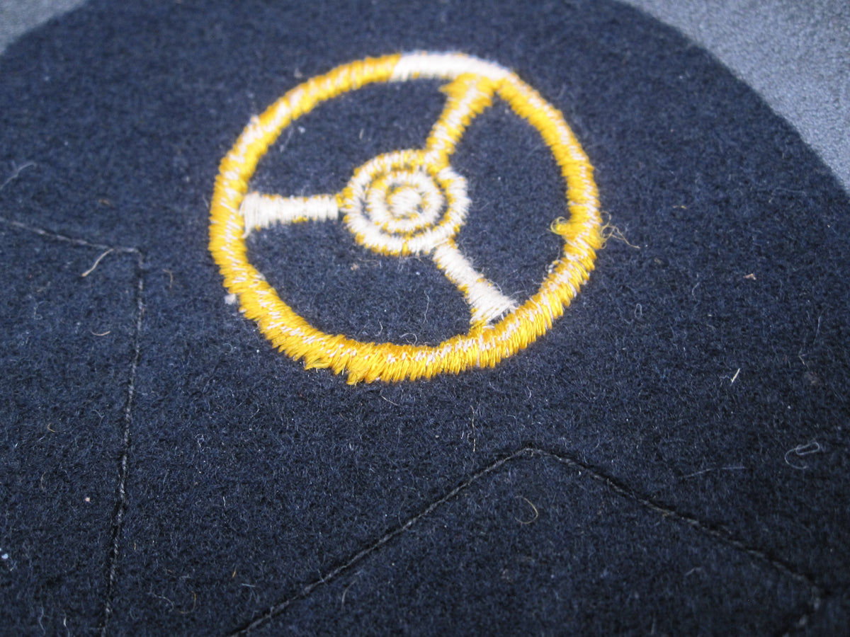 H.W.   -  -   ORIGINAL Abzeichen Kraftfahrerlaufbahn