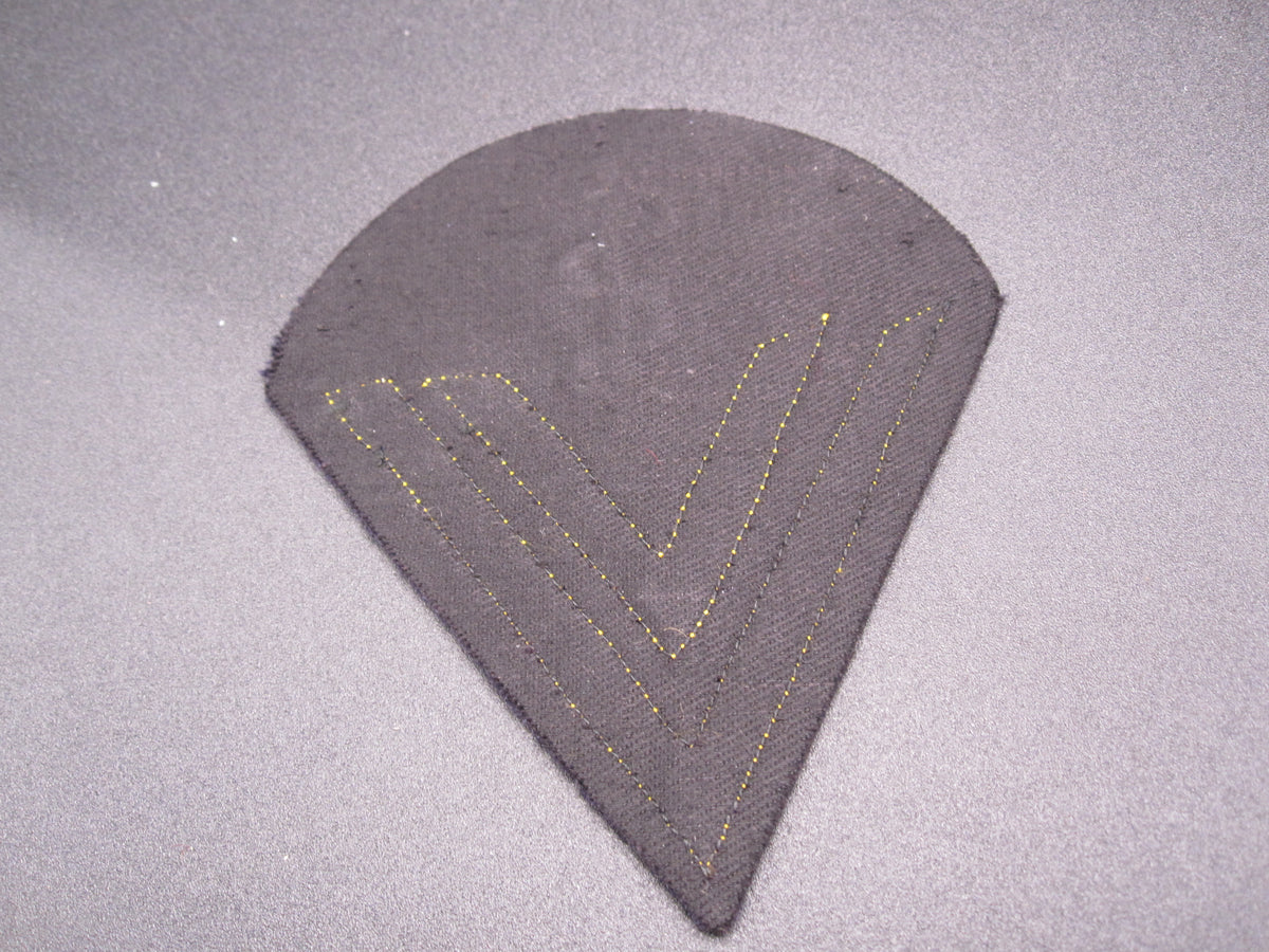 H.W.      ORIGINAL Abzeichen Sanitätslaufbahn