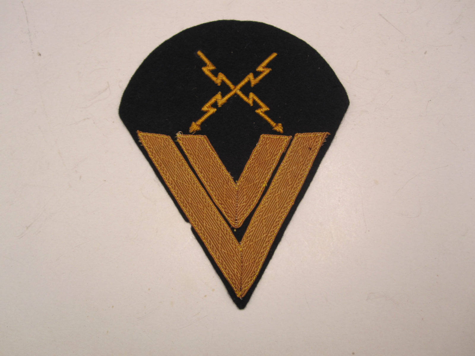 H.W.  -  -   ORIGINAL Abzeichen Fernschreiberlaufbahn