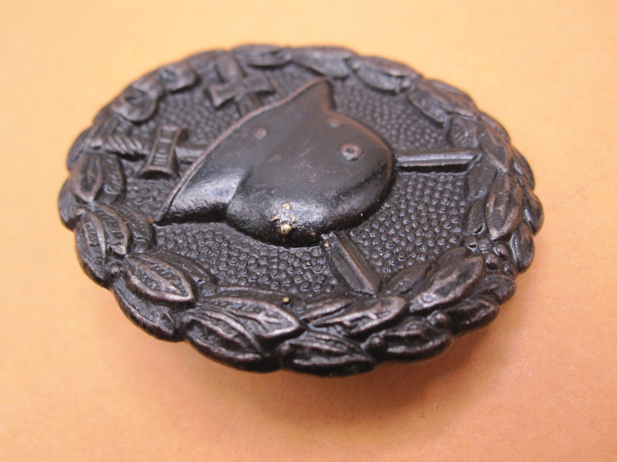 Verwundetenabzeichen in Schwarz 1918 aus Eisen (VAZ)