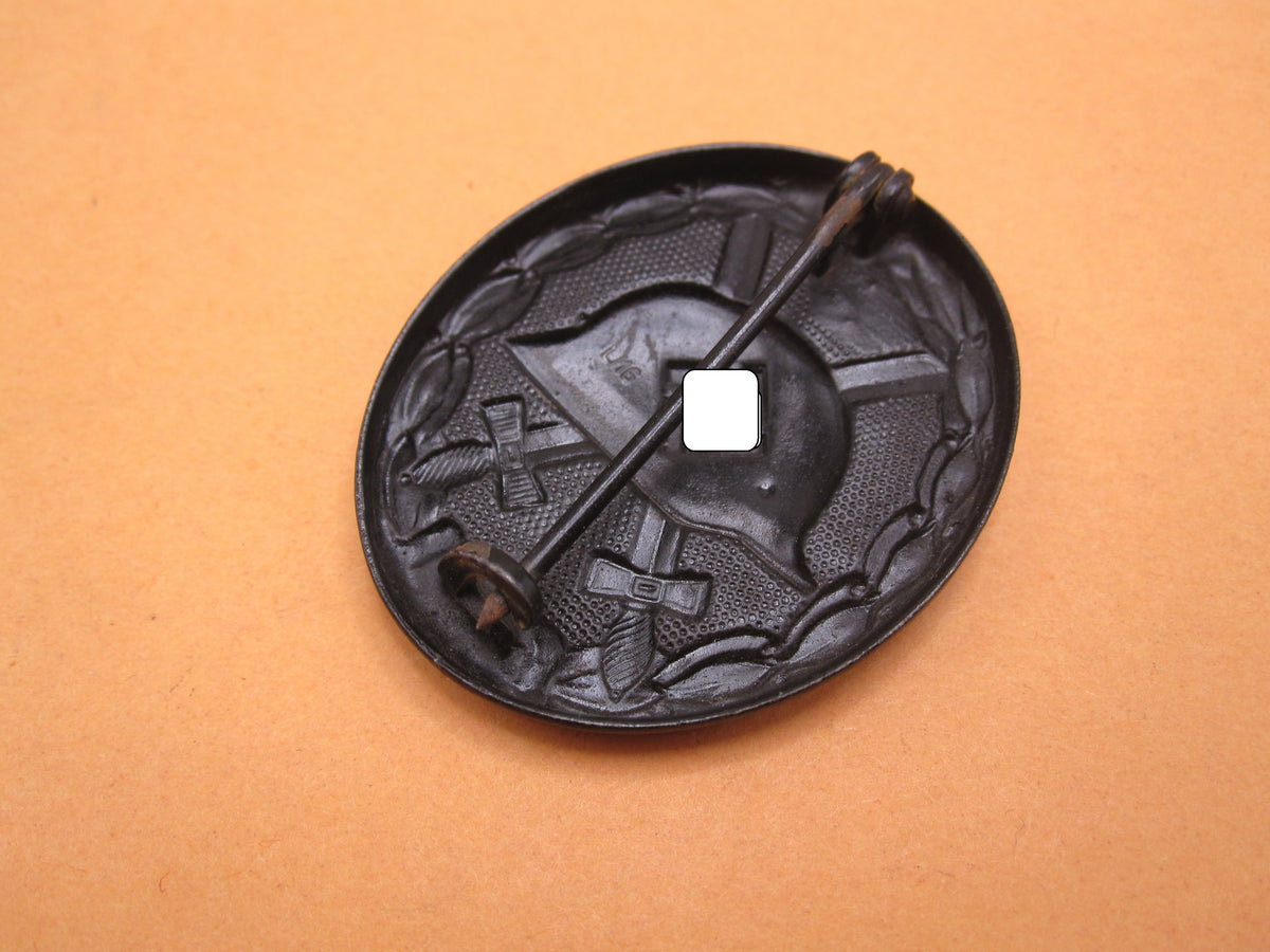 Verwundetenabzeichen 1939 in Schwarz Hersteller: L/16