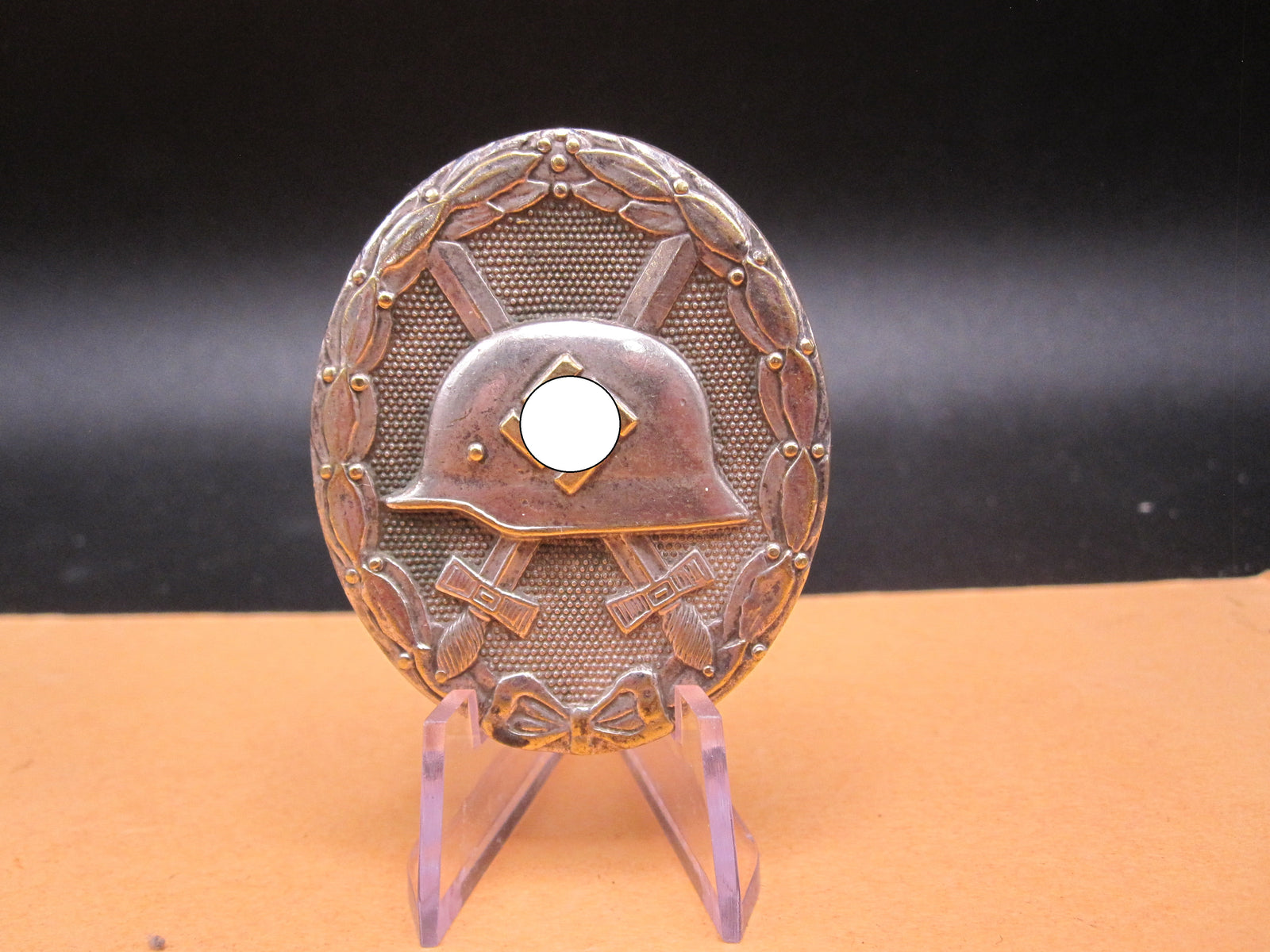 Verwundetenabzeichen in Silber Hersteller: "30"