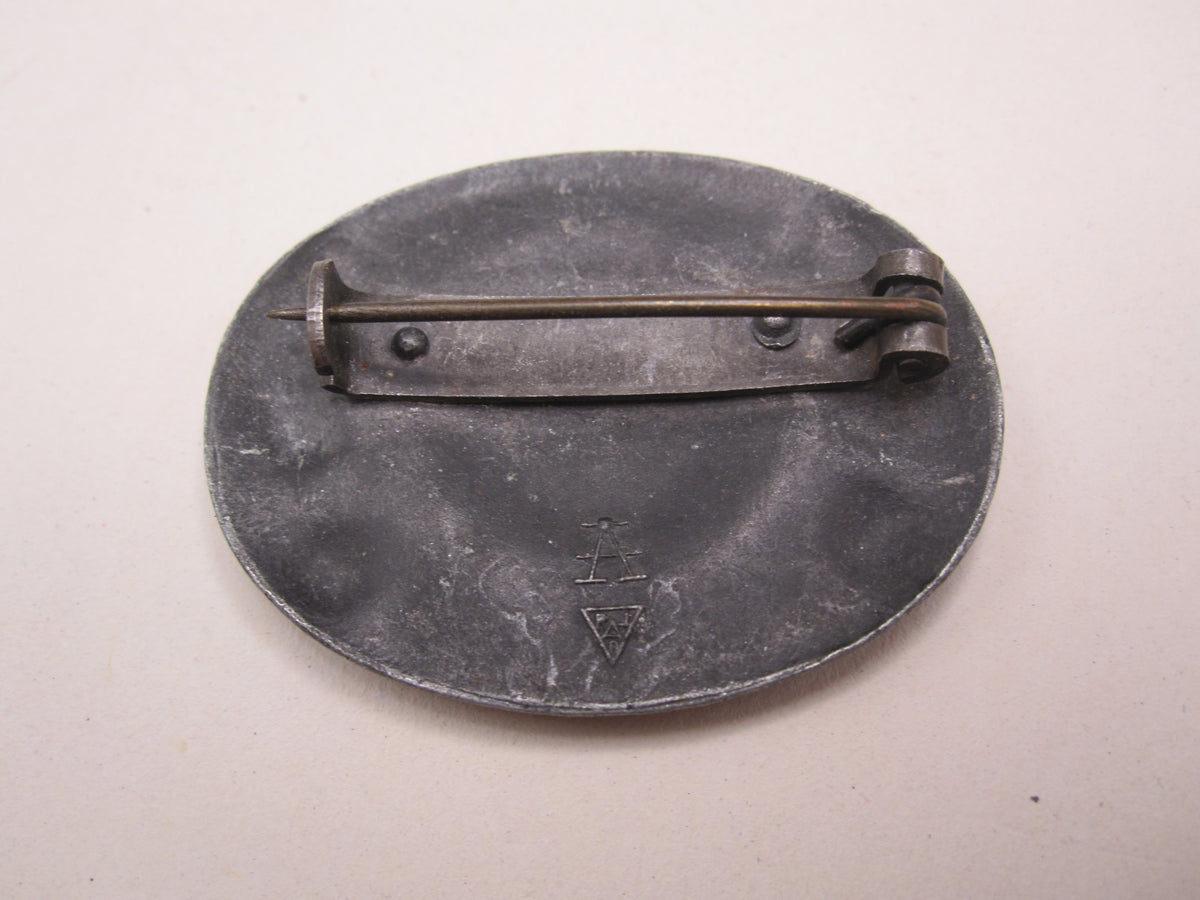 Brosche RAD weibliche Jugend Reichsarbeitsdienst (RAD/wJ) Hersteller: Assmann