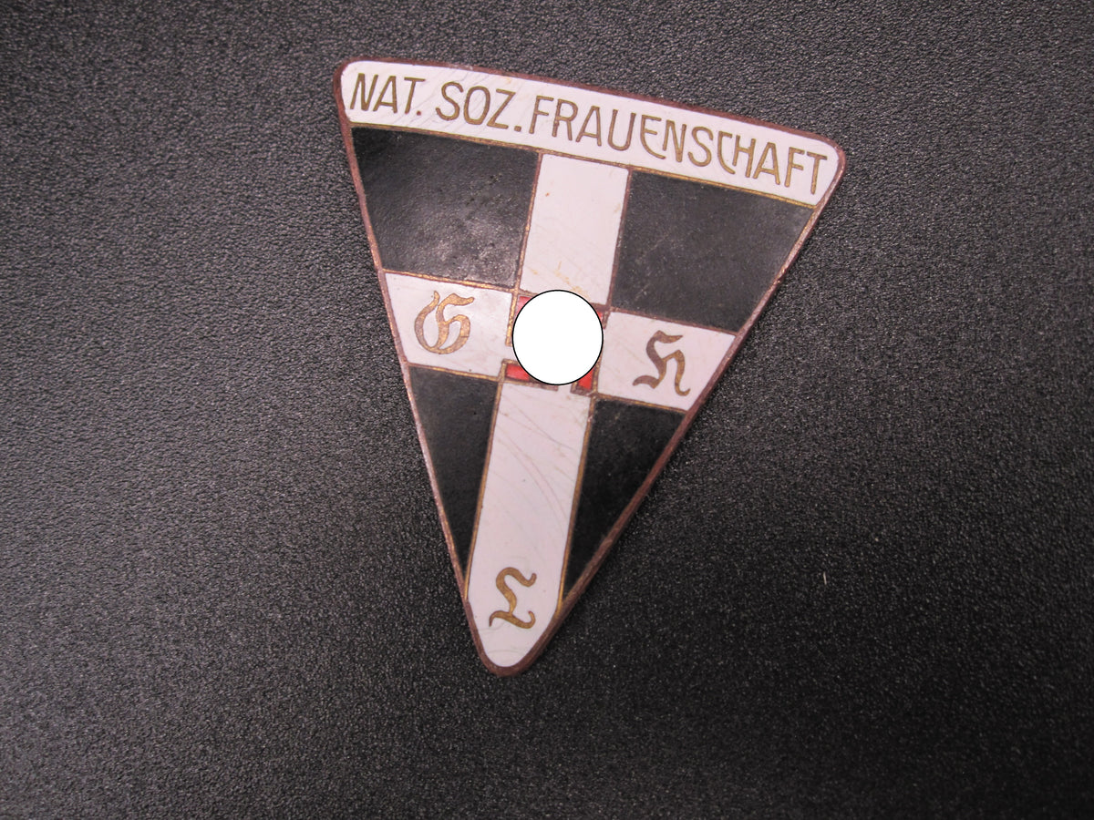 Mitgliedsabzeichen deutsche NS-Frauenschaft NSFM Hersteller: RZM &quot;75&quot;