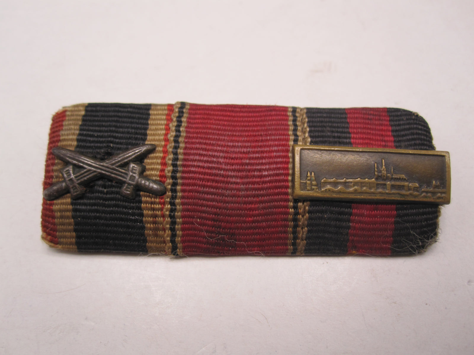 3er Feldspange Kriegsverdienstkreuz 2.Klasse mit Schwertern, Spange Prager Burg , Medaille 1.Oktober & 13. März 1938