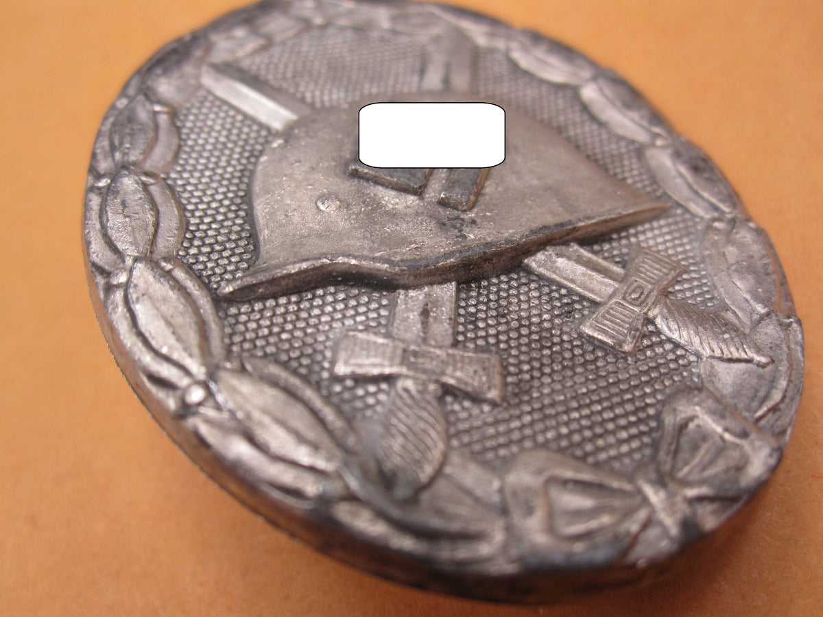 Verwundetenabzeichen in Silber Hersteller: L/18  sehr seltene Variante