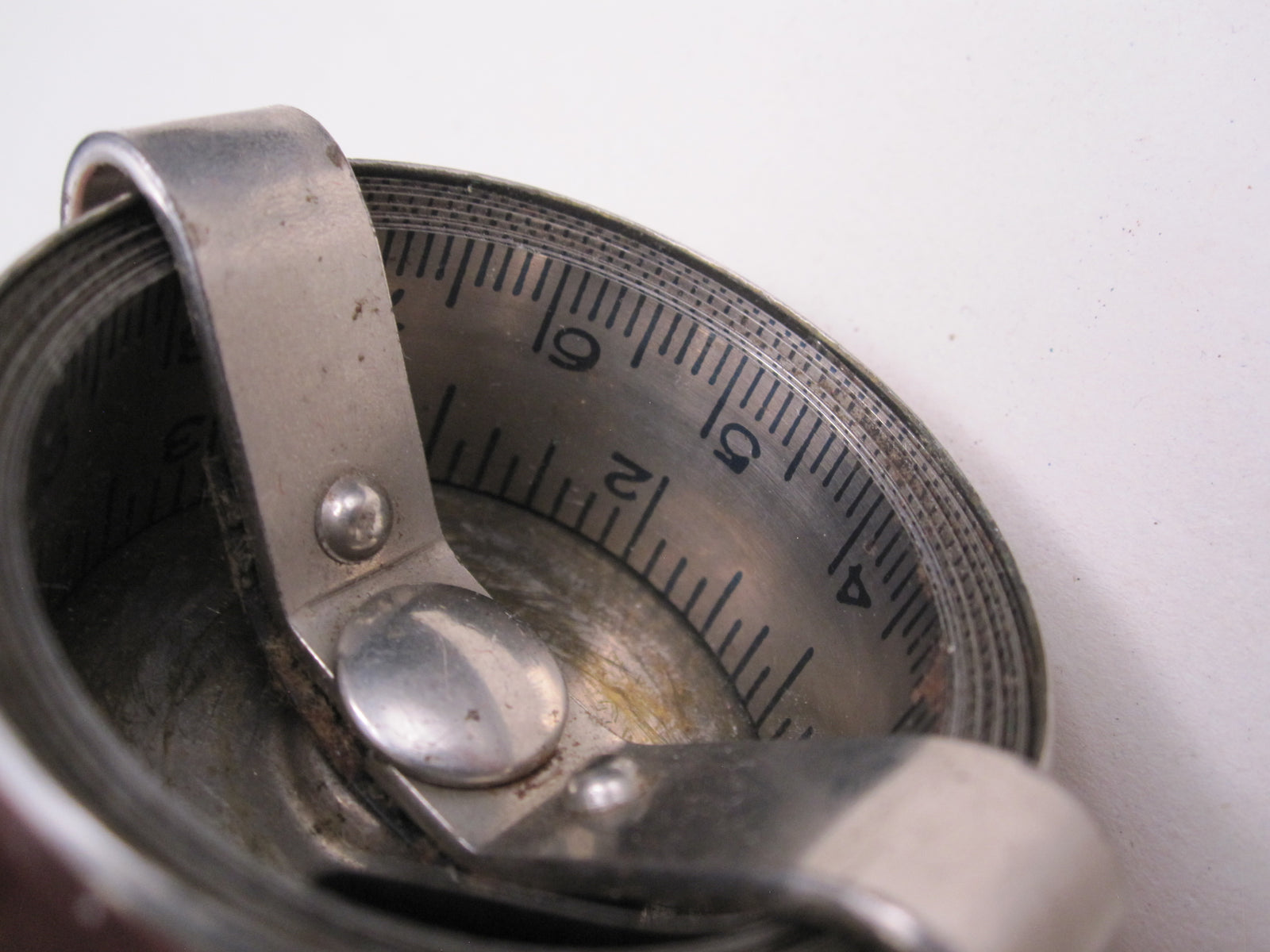 Unbekannt ?????? Bandmaß ??? Wehrmacht Ausrüstung ???