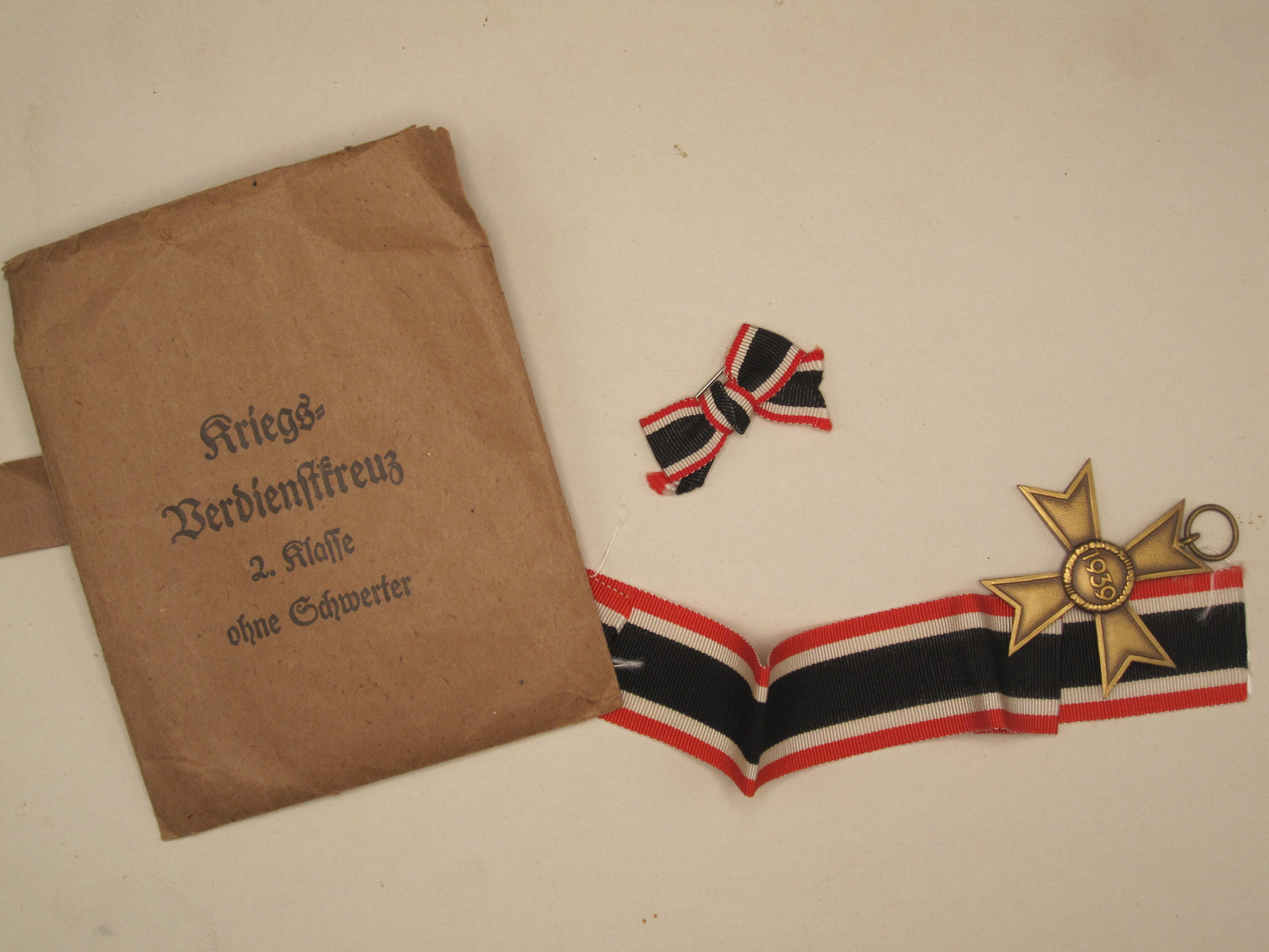 Kriegsverdienstkreuz 2.Klasse OHNE Schwertern KVK2/39 in Verleihungstüte August Tham !!!