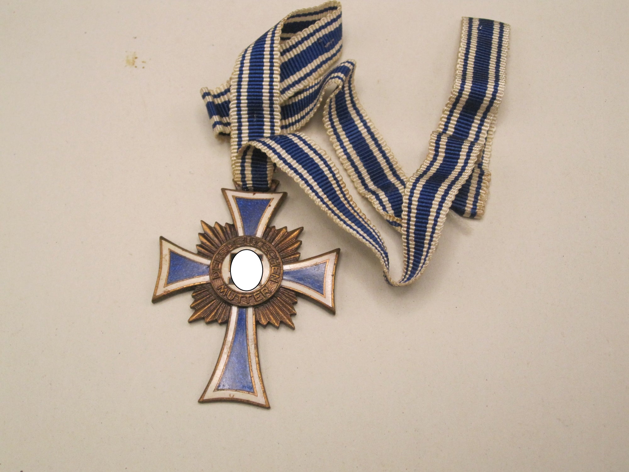 Ehrenkreuz der deutschen Mutter Mutterkreuz in Bronze Dritte Stufe