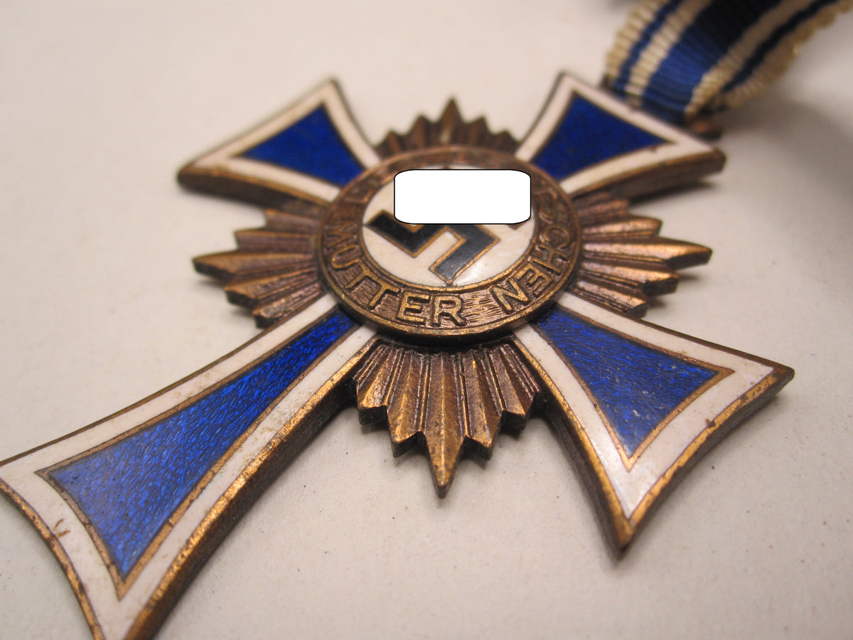 Ehrenkreuz der deutschen Mutter Mutterkreuz in Bronze Dritte Stufe