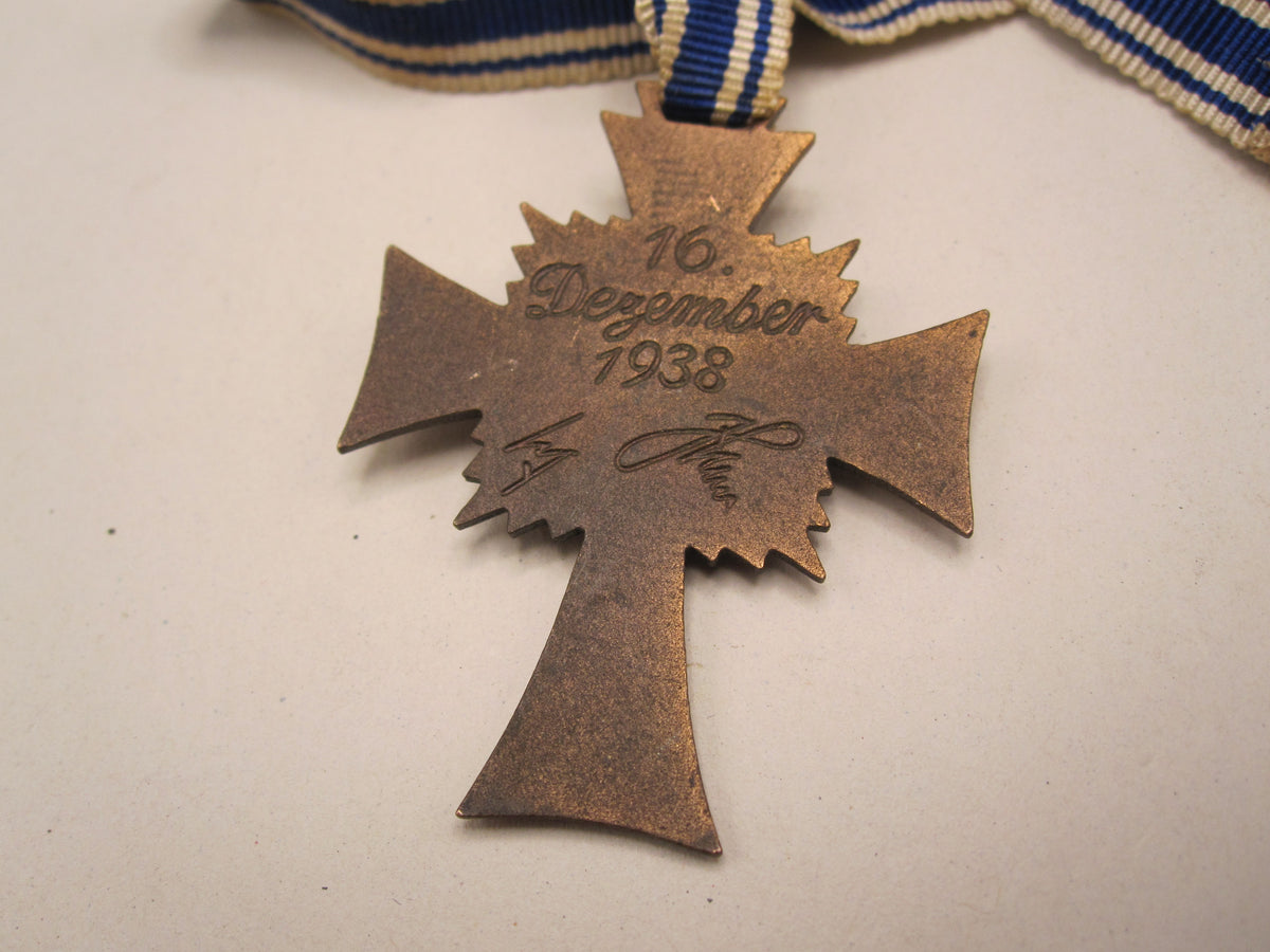 Ehrenkreuz der deutschen Mutter Mutterkreuz in Bronze Dritte Stufe
