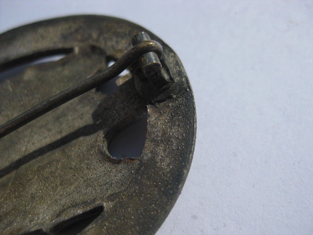 Allgemeines Sturmabzeichen (ASA) -SELTENE VARIANTE- Hersteller sicherlich Karneth