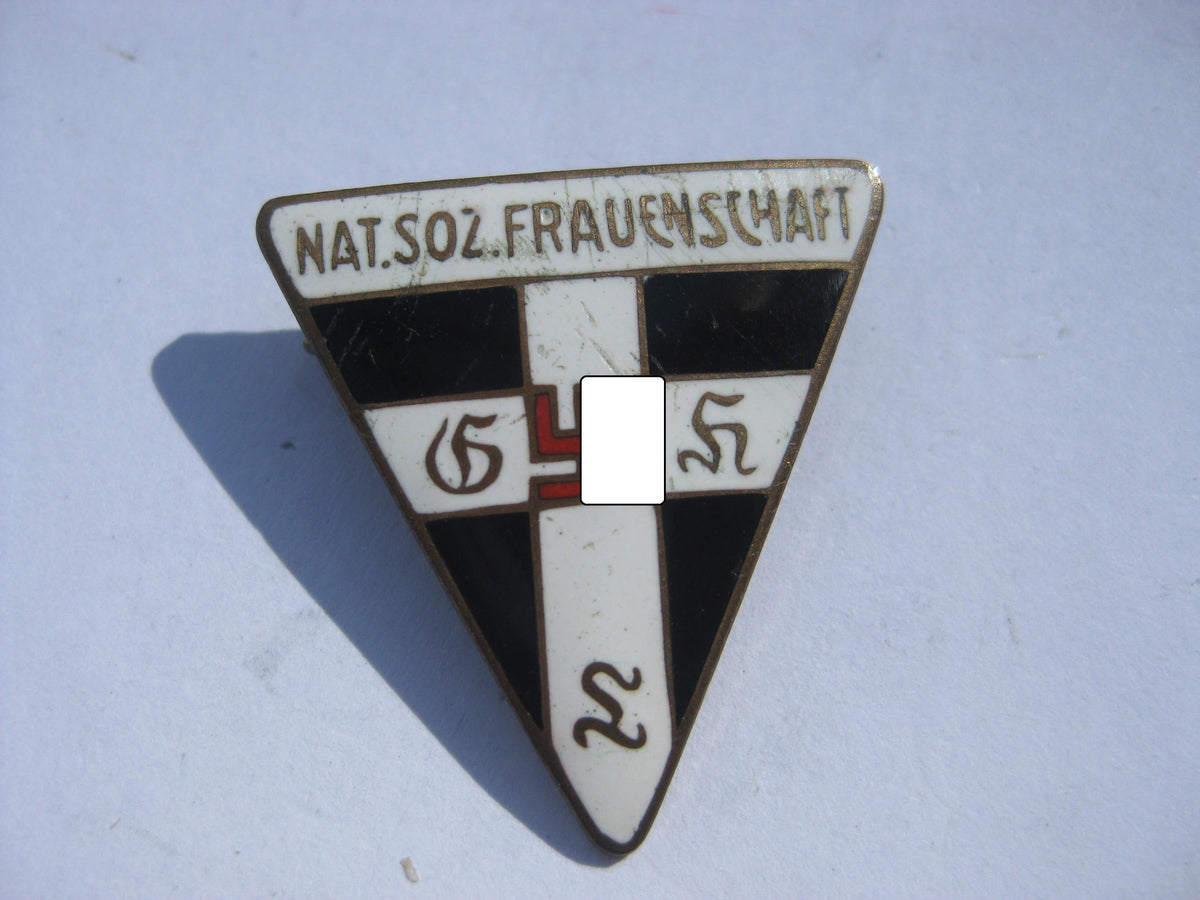 Mitgliedsabzeichen deutsche NS-Frauenschaft NSFM Hersteller: RZM "63"