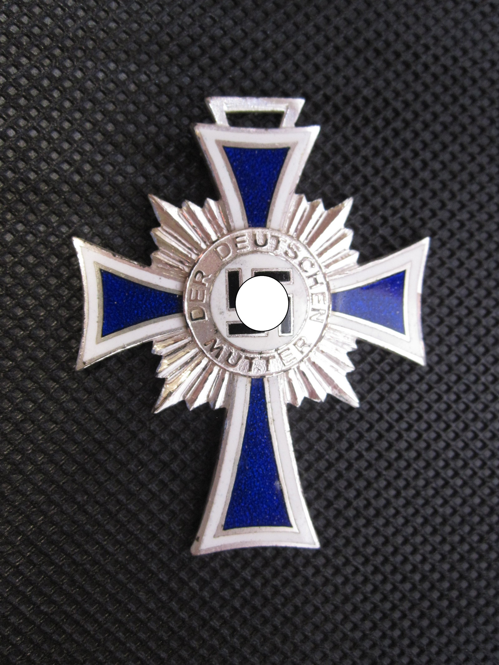 Ehrenkreuz der deutschen Mutter / Mutterkreuz in Silber / Zweite Stufe Mint Condition