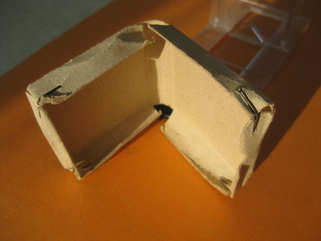 Verwundetenabzeichen in Schwarz in der Verkaufsschachtel/Verpackung /Etui