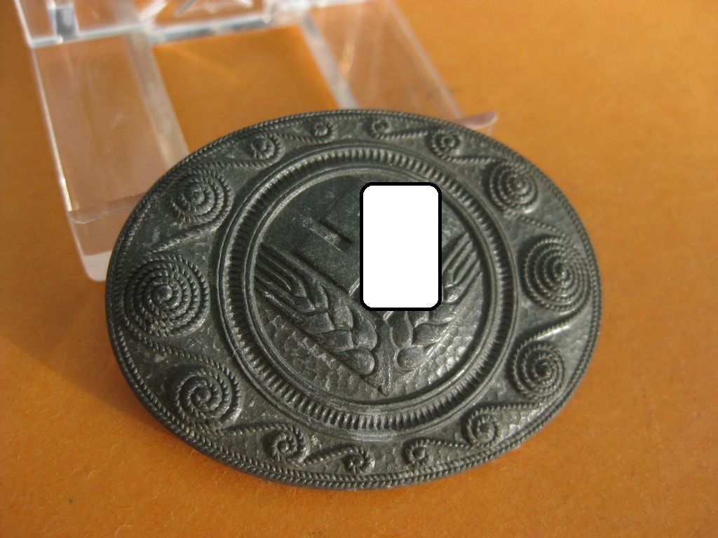 Brosche RAD weibliche Jugend Reichsarbeitsdienst (RAD/wJ) Hersteller: ANG