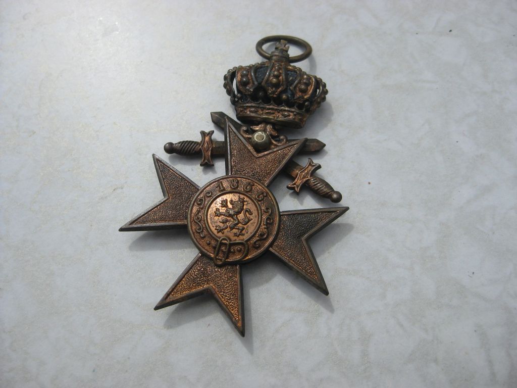 bayrisches Militärverdienstkreuz 3.Klasse mit Krone und Schwertern (MVK) 1866-1918 SEHR SELTENE VARIANTE