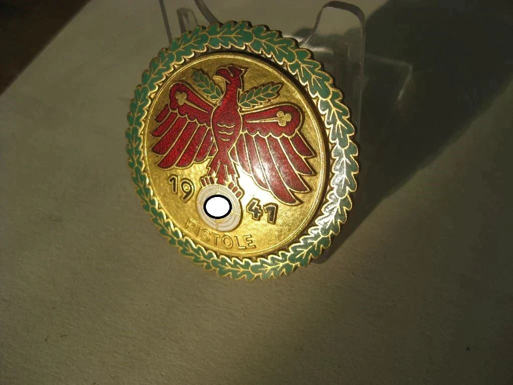 Große goldene Ehrennadel der Tiroler Gaumeisterabzeichen PISTOLE 1941 Mint Condition