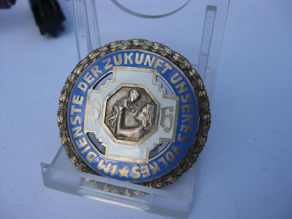 Brosche Abzeichen Im Dienste der Zukunft unseres Volkes Frauenschaft