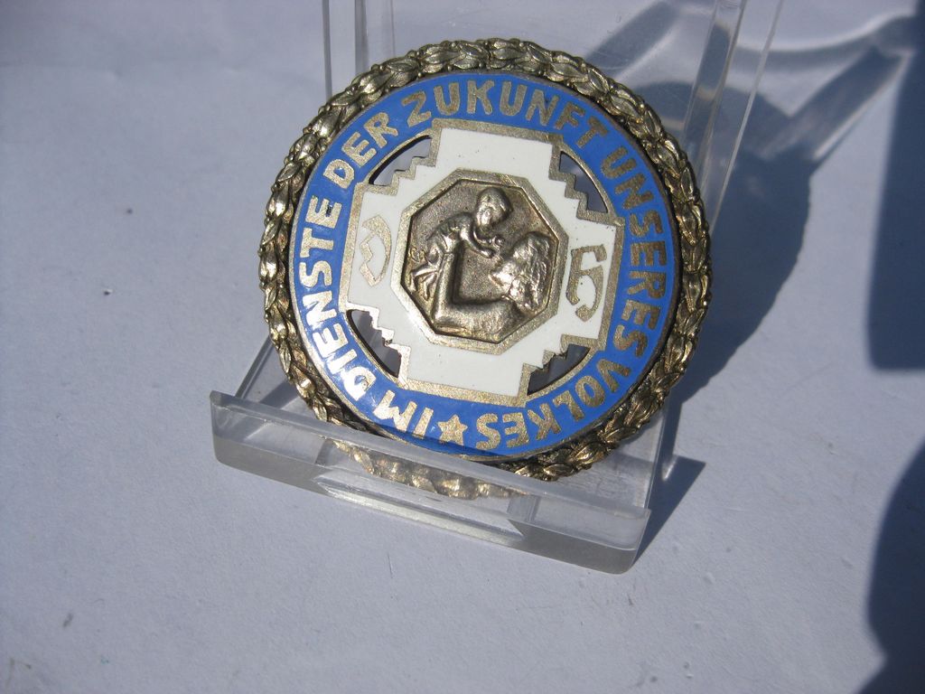 Brosche Abzeichen Im Dienste der Zukunft unseres Volkes Frauenschaft