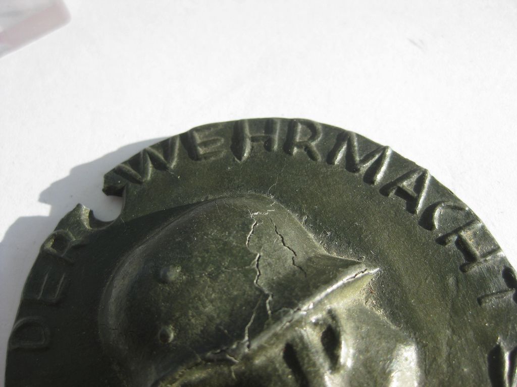 Ehrengabe Auszeichnung Spendenabzeichen WHW Winterhilfswerk Tag der Wehrmacht 1942 Wehrkreis MÜNCHEN Stahlhelm