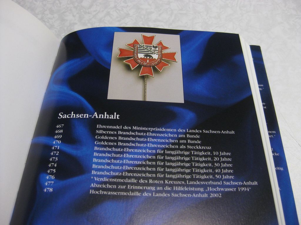 Ordenskatalog Buch Die Orden und Ehrenzeichen unserer Republik BRD Deutschland