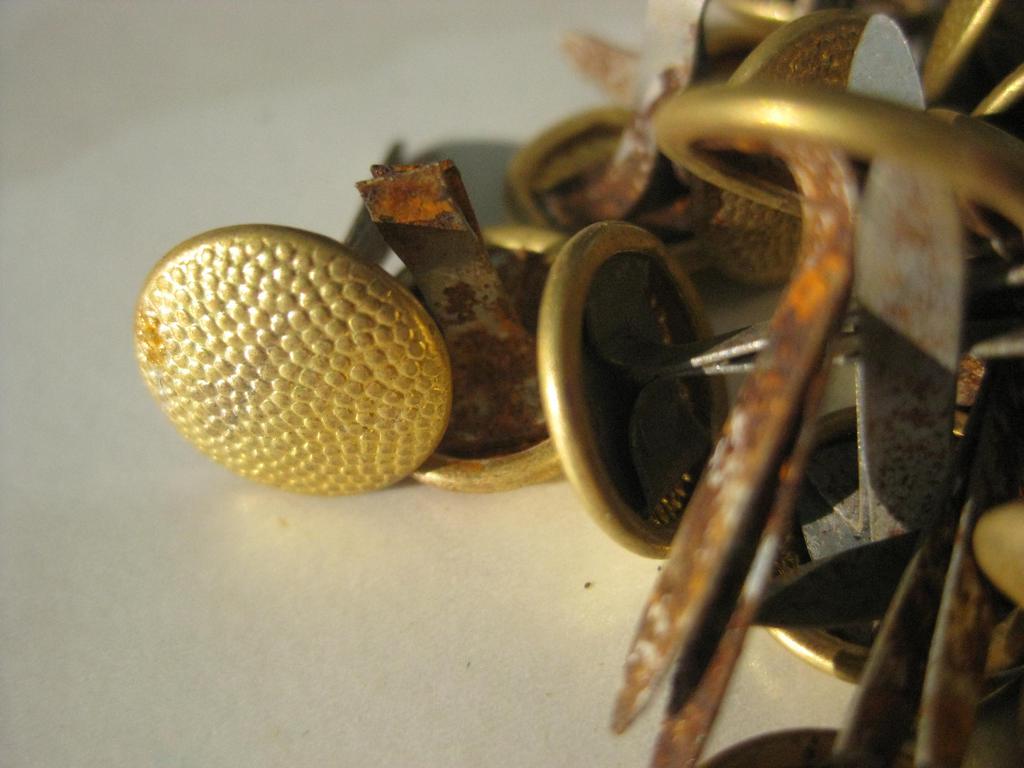 Knöpfe für Schirmmütze der Reichsbahn-Eisenbahn / Kriegsmarine 1942