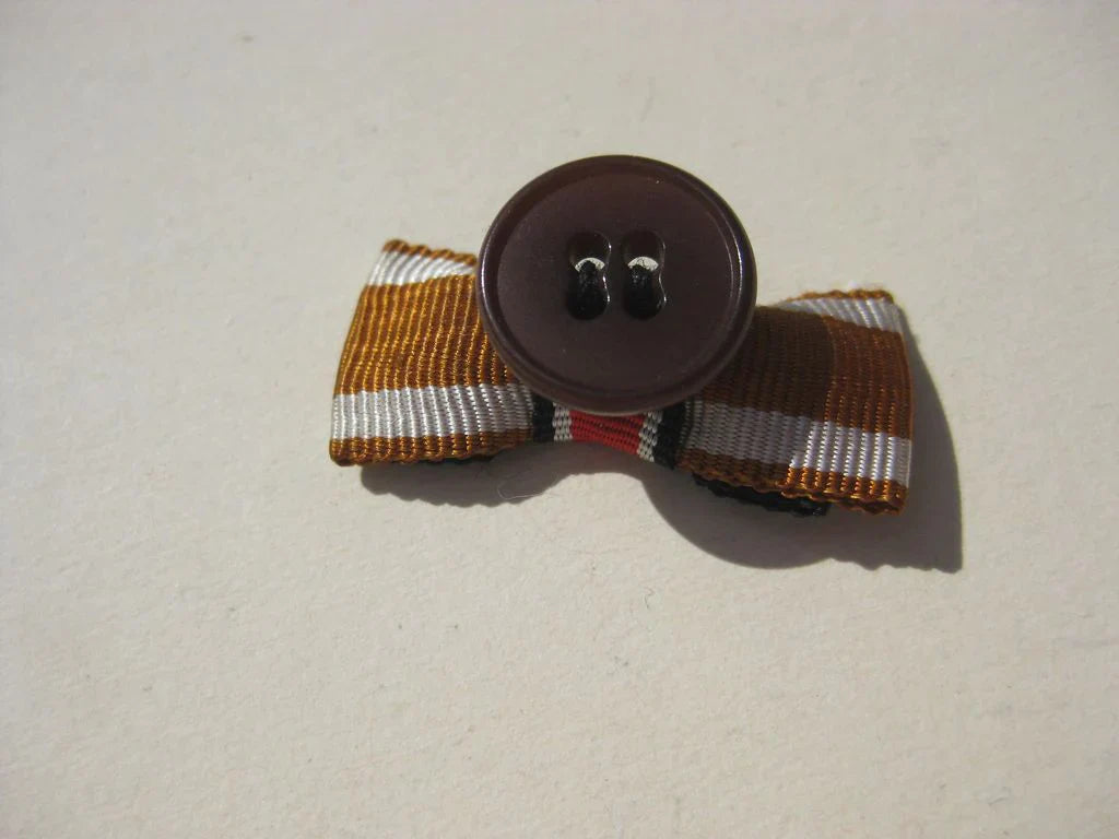 Feldspange Eisernes Kreuz 2.Klasse  1939 (EK2/39) Schutzwallmedaille, Knopflochschleife