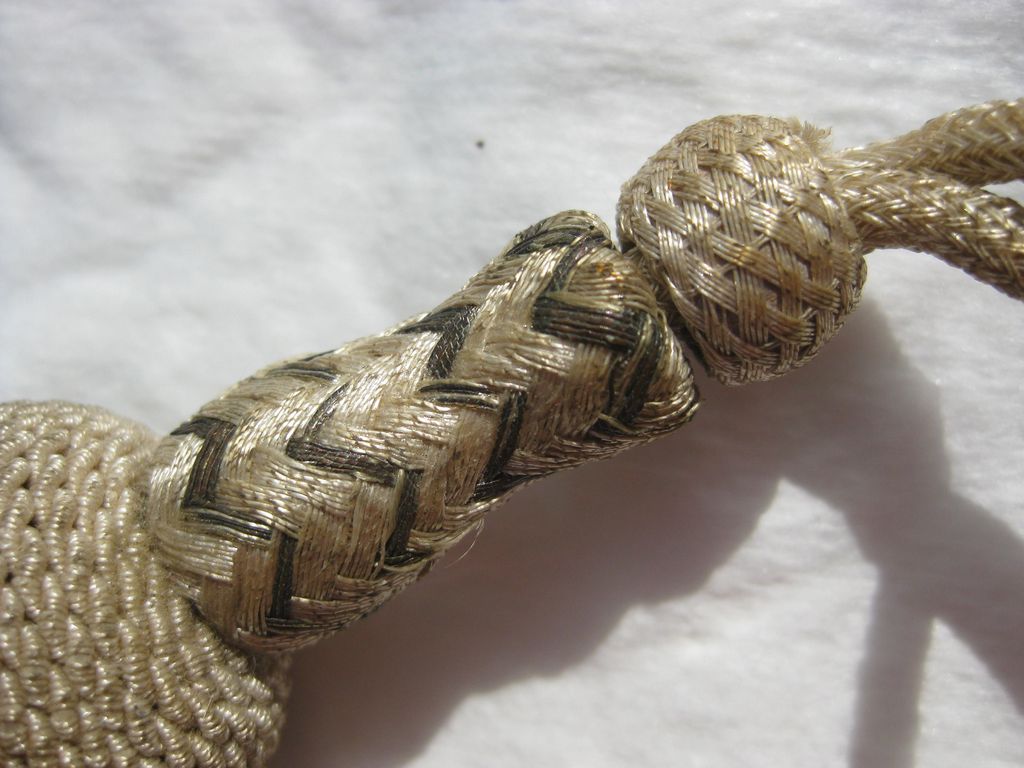 unbekanntes Portepee / Troddel / Faustriemen